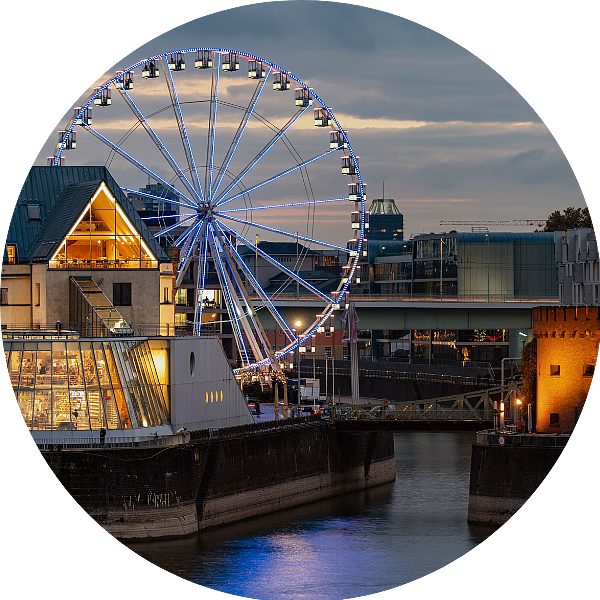 Riesenrad am Schokoladenmuseum Köln