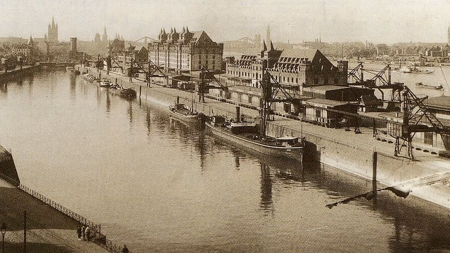 Historische Aufnahme vom Rheinauhafen in Köln