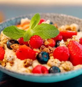 Frühstück im Chocolat Grand Cafe Granola